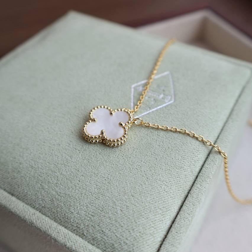 Lune Éternelle Necklace