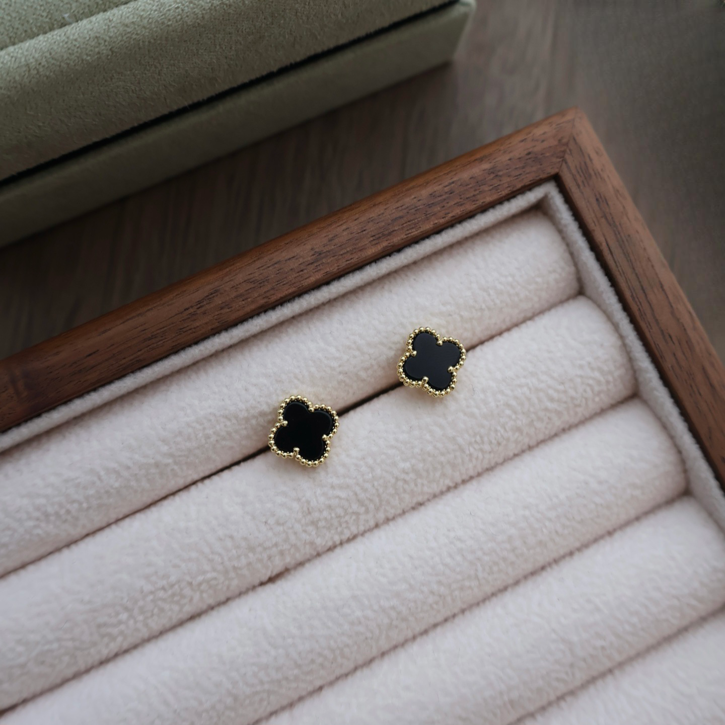 Gold × Black Mini earrings